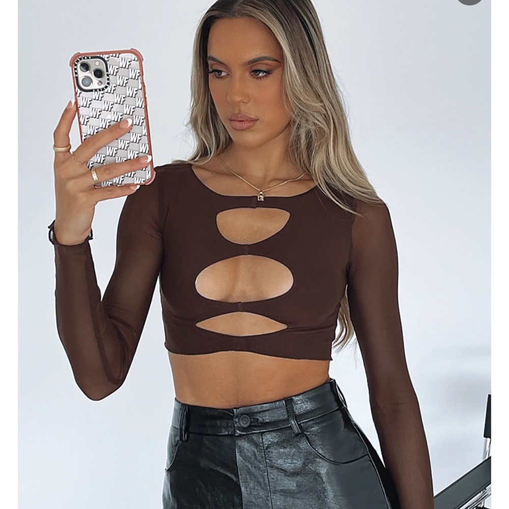 White fox “real things long sleeve crop chocolate”